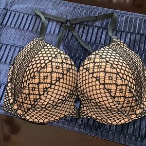 Victory Secret Very Sexy Push Up front close Bra